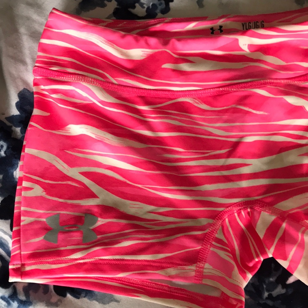 UA Girls Youth large fitted compression Shorts